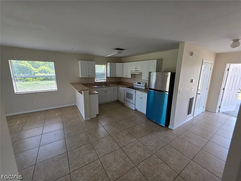 202 Hightower Ave S — Photo 3