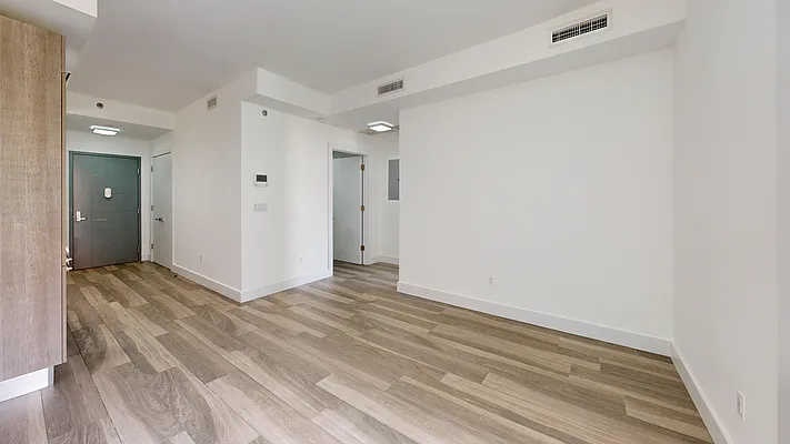 Rented by Bond New York | media 15