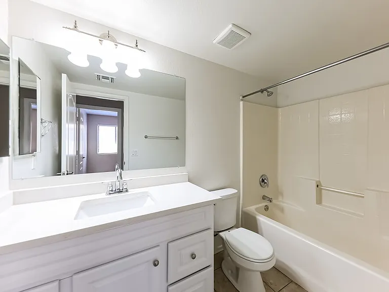 6054 W Jones Ave — Photo 15