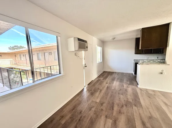 13441 Victory Blvd APT 12, Van Nuys, CA 91401