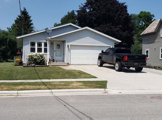 616 State St, Adell, WI 53001