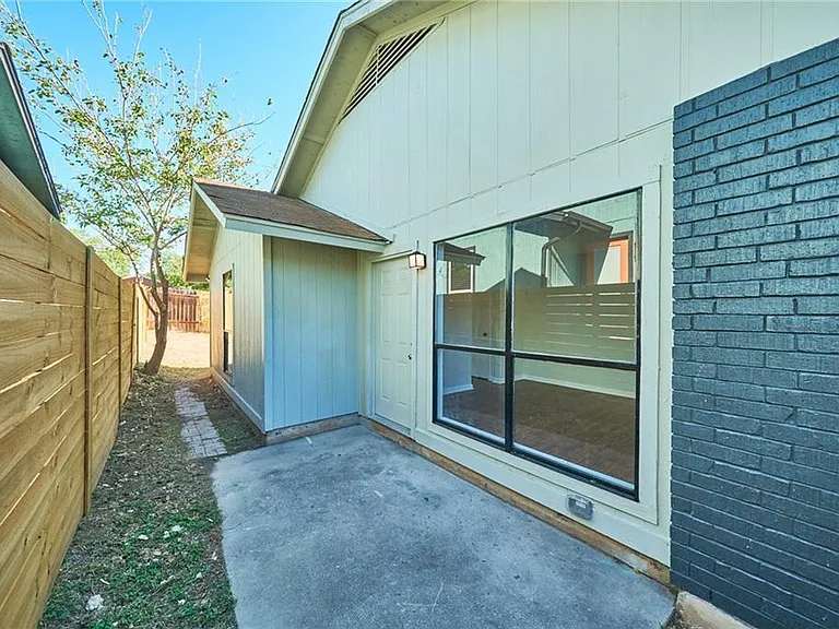 6708 Aries Ln #A — Photo 8