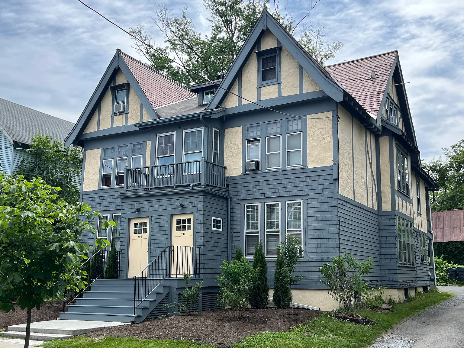 302 Quail St — Photo 1