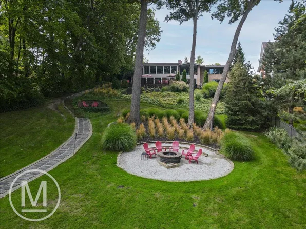 2515 Indian Trl SE, East Grand Rapids, MI 49506