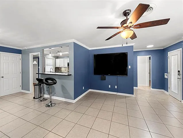 5601 Chamberlain Dr — Photo 3