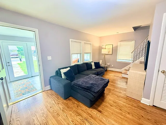 915 N Stonestreet Ave — Photo 3