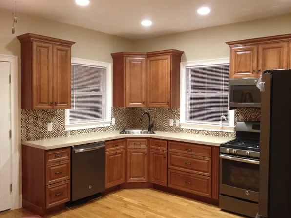 23 Bedford St #1, Quincy, MA 02169