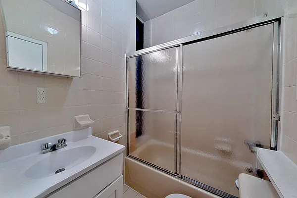 Rented by REAL New York | media 17