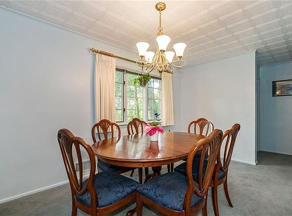 5th image of 2744 Larkspur St