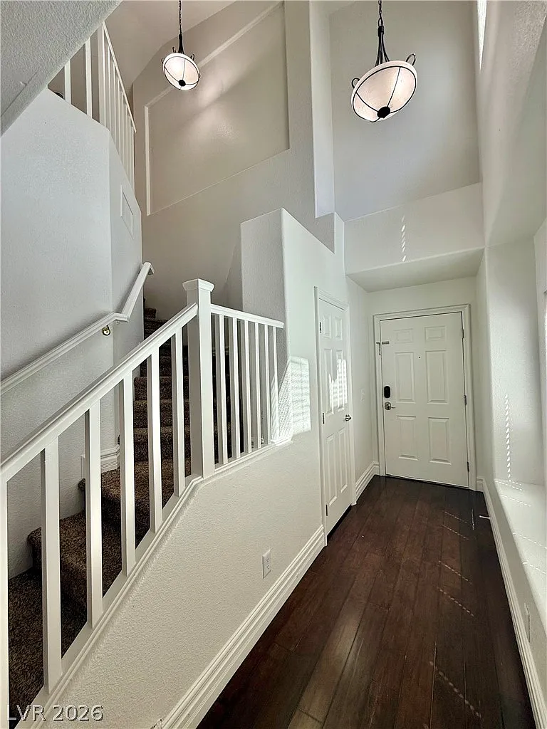 3 bed, 2.5 bath, 1714 sqft, $2,200 — Photo 4