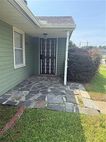 2 bed, 2.0 bath, 1824 sqft, $1,700 — Photo 2
