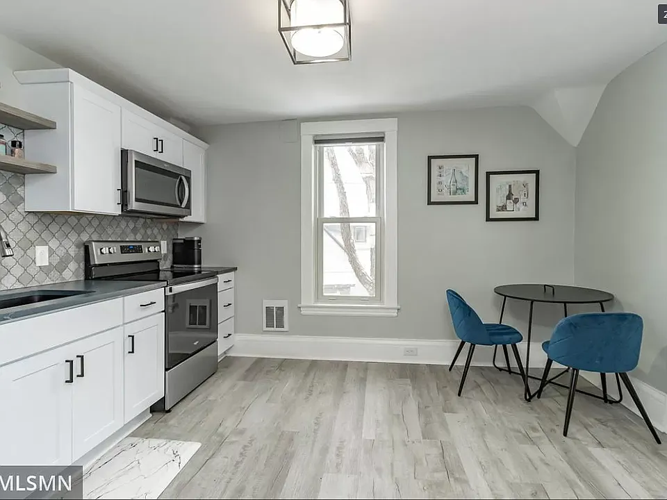 29 Melbourne Ave SE #2