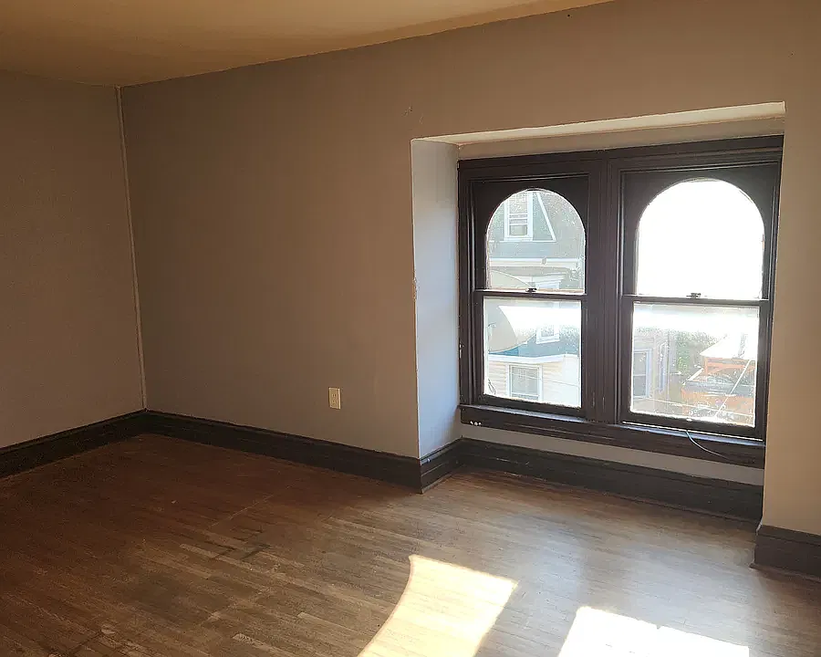37 N West St #3