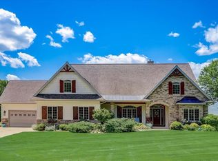 2022 Uphoff Rd, Cottage Grove, WI 53527