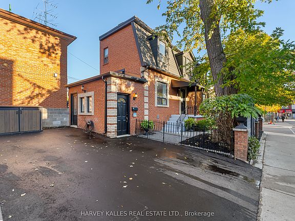 3rd image of 15 Markham St