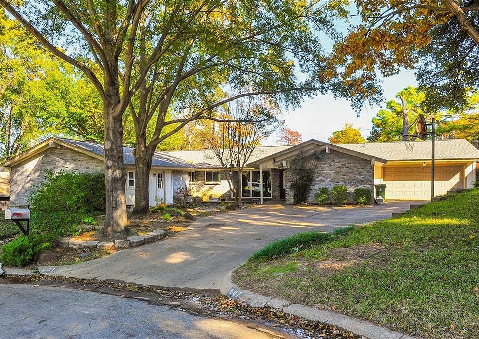 1st image of 807 Ashfield Ct