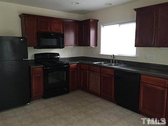 4th image of 232 Trayesan Dr