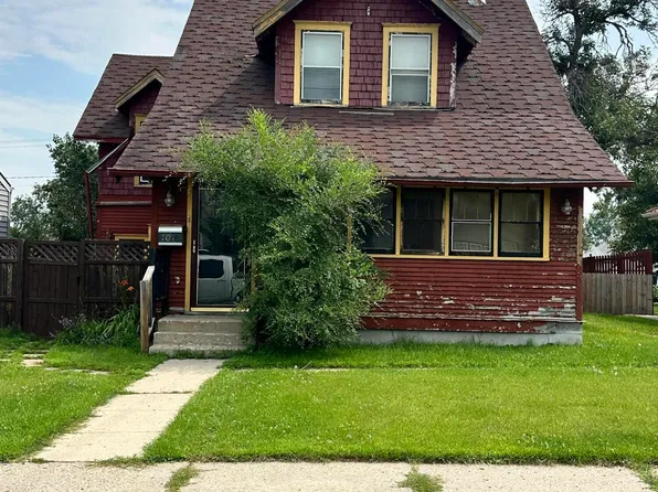 707 5th Ave SE, Jamestown, ND 58401