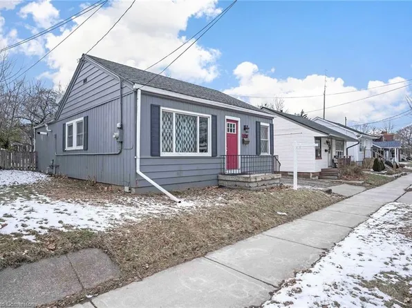 528 Upper Wentworth St, Hamilton, ON L9A 4T9