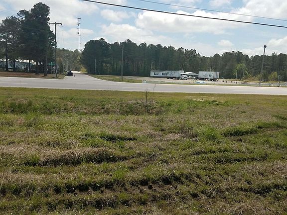 5th image of 2700 Us Highway 301 S