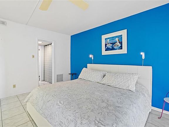 3rd image of 900 Intracoastal Dr APT 4