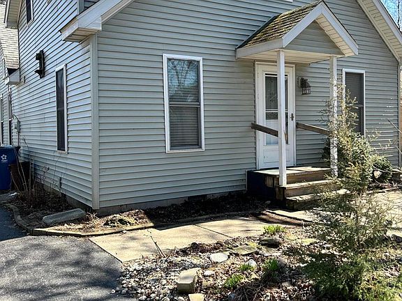 3rd image of 708 S Main St