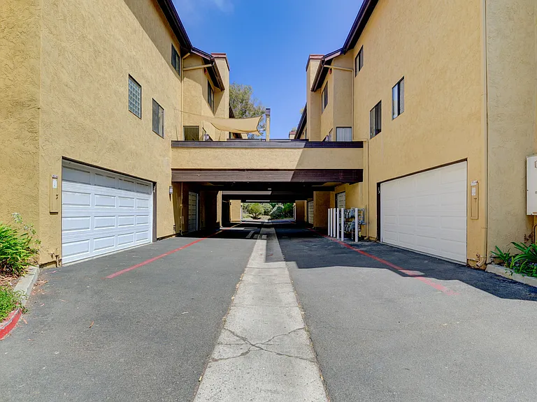 1680 N Coast Hwy N #21 — Photo 23