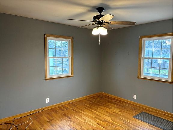 5th image of 3219 Monterey St