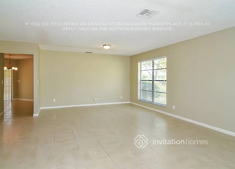 10048 NW 20th St — Photo 3