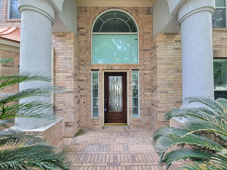 914 Ivory Ridge Ln — Photo 4