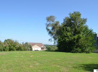 9504 Forest Ln, Plattsmouth, NE 68048