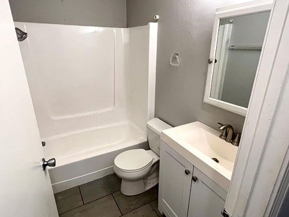 5th image of 1409 Chicago St APT 3