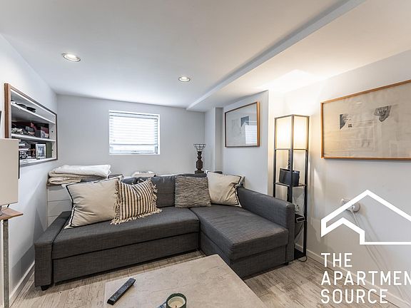 3rd image of 2732 N Monticello Ave #G1