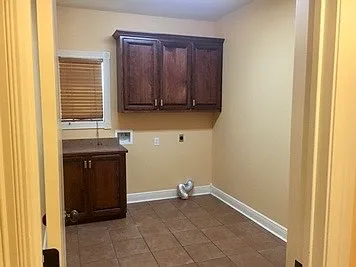 104 W Tyler Ln — Photo 11