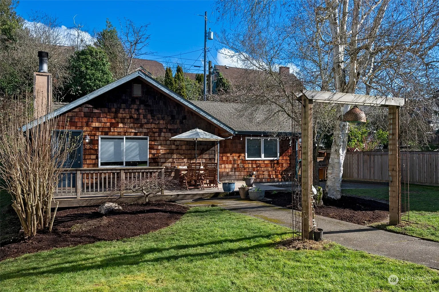 2752 46th Avenue SW photo 1