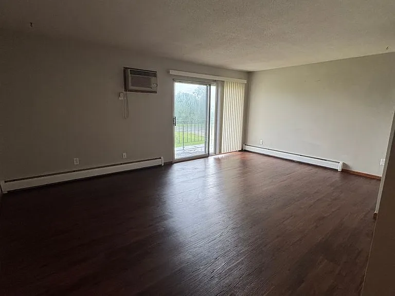4510 Rhode Island Ave N — Photo 3