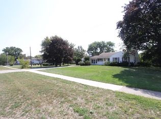 411 W Algonquin Rd, Des Plaines, IL 60016