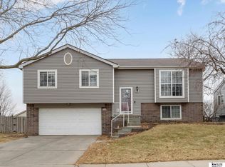 15209 Wirt St, Omaha, NE 68116