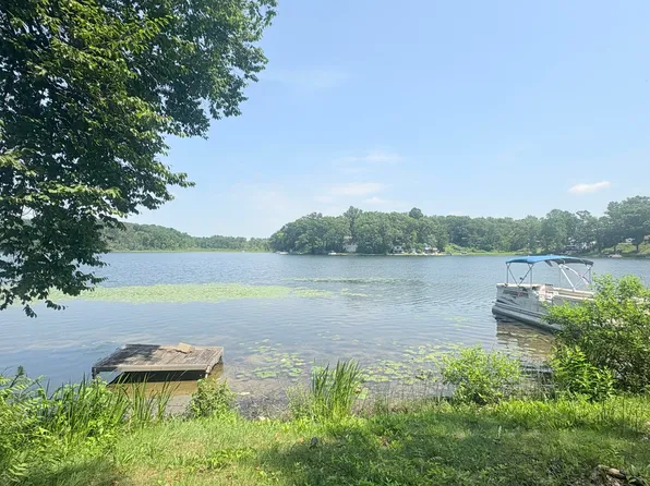 10567 Clear Lake Ave, Battle Creek, MI 49014
