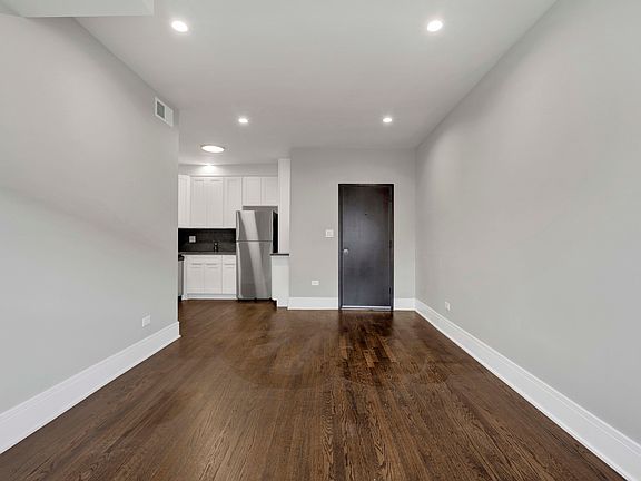 5th image of 6403 N Wayne Ave APT 2B