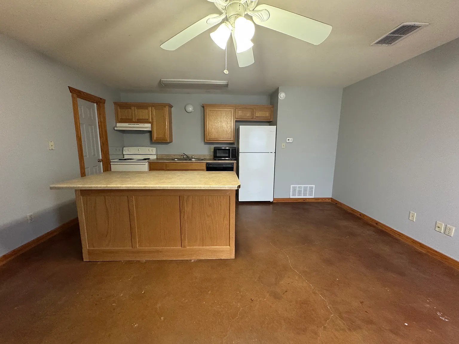 2 bed, $1,400 — Photo 2