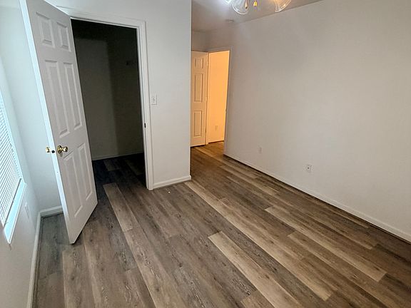 3rd image of 4761 Kelvington Dr