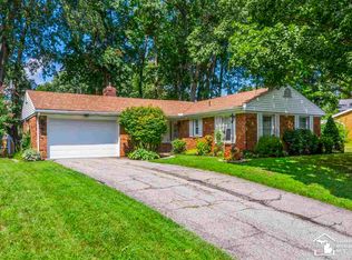 1334 Hampshire St, Temperance, MI 48182