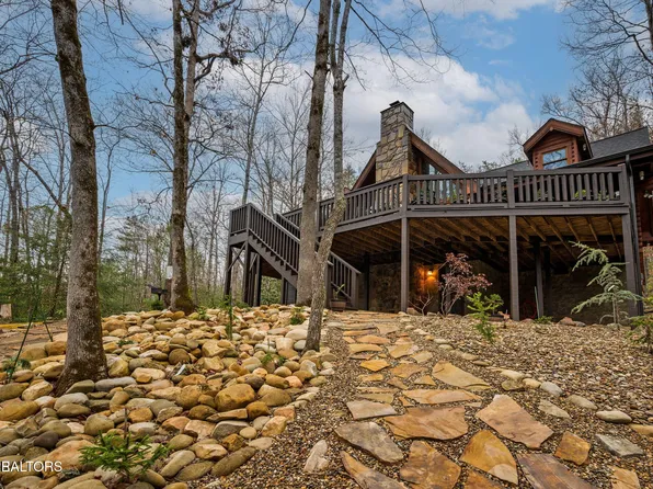 1903 Waters End Rd, Walland, TN 37886