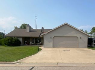 849 Browning Dr, Seymour, WI 54165