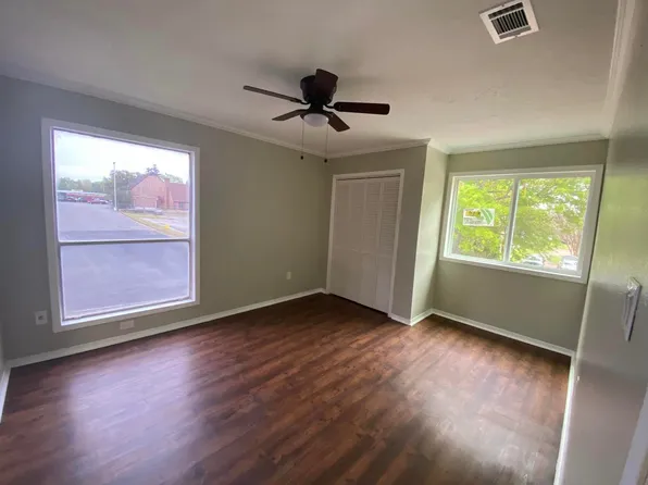 908 Pearl St, Nacogdoches, TX 75961