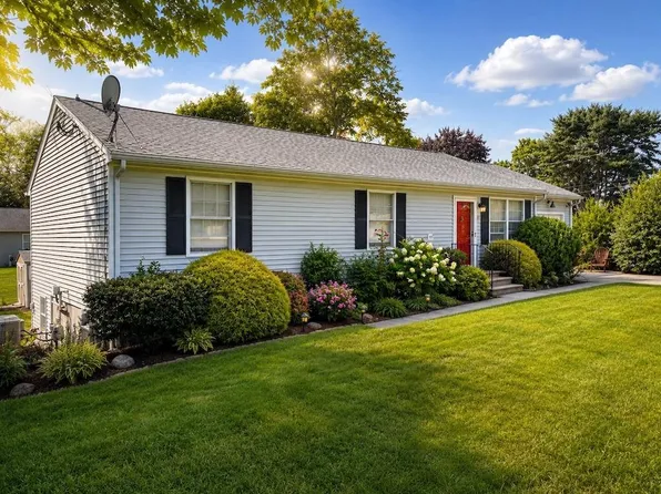 11 Wilder Ave, Westerly, RI 02891