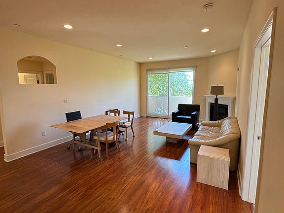 2nd image of 11722 Ohio Ave APT 204