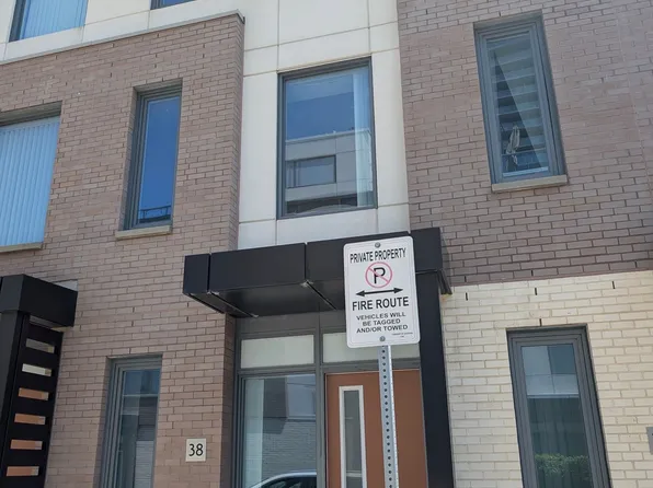1050 Portage Pkwy, Vaughan, ON