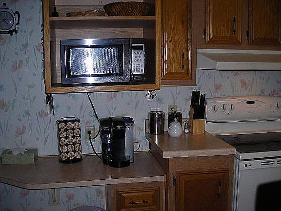 4th image of 1200 Ashboro Ct